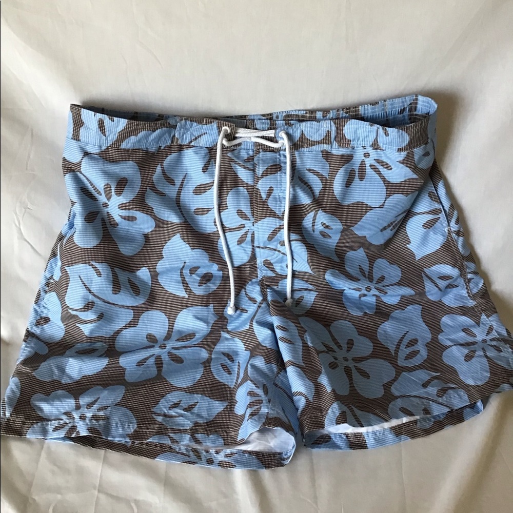 Tailor Byrd trunks